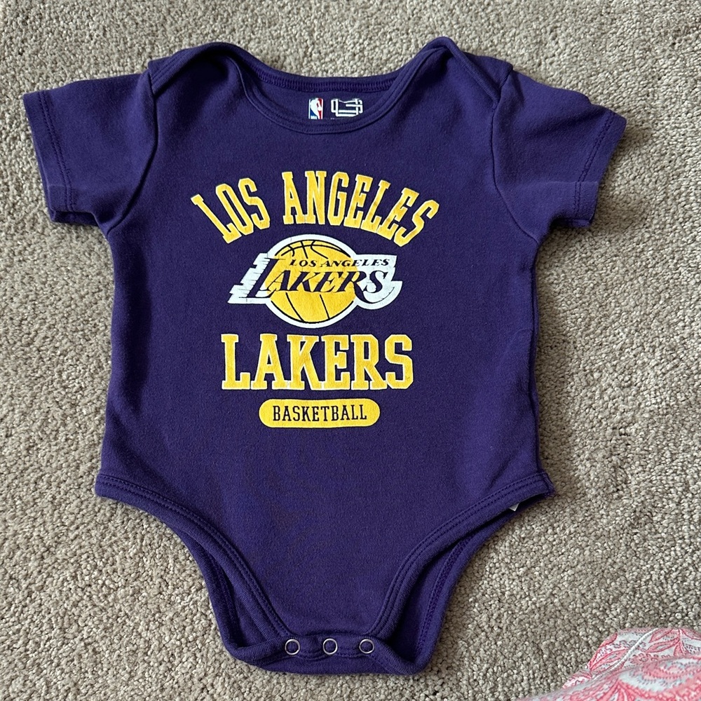 Los Angeles Lakers Baby Onesie 18 months Official NBA Basketball